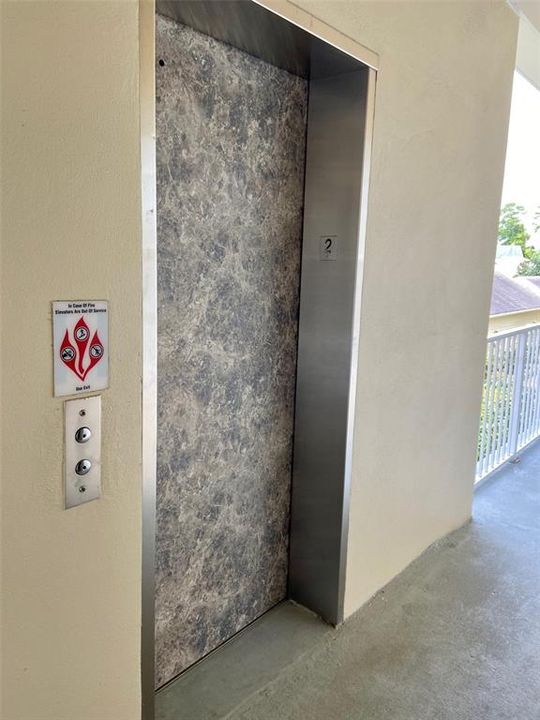 合同活跃: $2,750 (2 贝兹, 2 浴室, 1460 平方英尺)