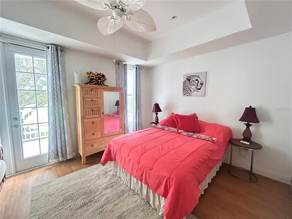 合同活跃: $2,750 (2 贝兹, 2 浴室, 1460 平方英尺)