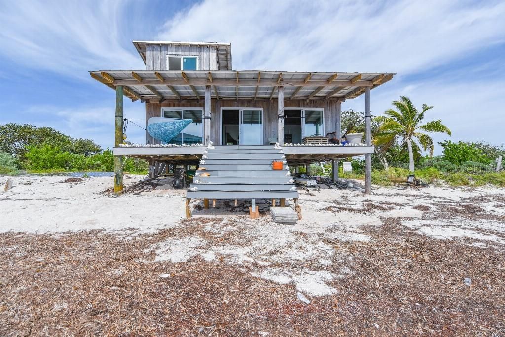For Sale: $599,900 (2 beds, 2 baths, 750 Square Feet)