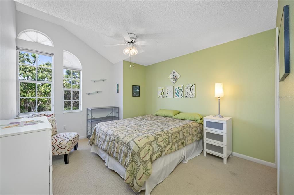 For Sale: $389,000 (4 beds, 2 baths, 1928 Square Feet)