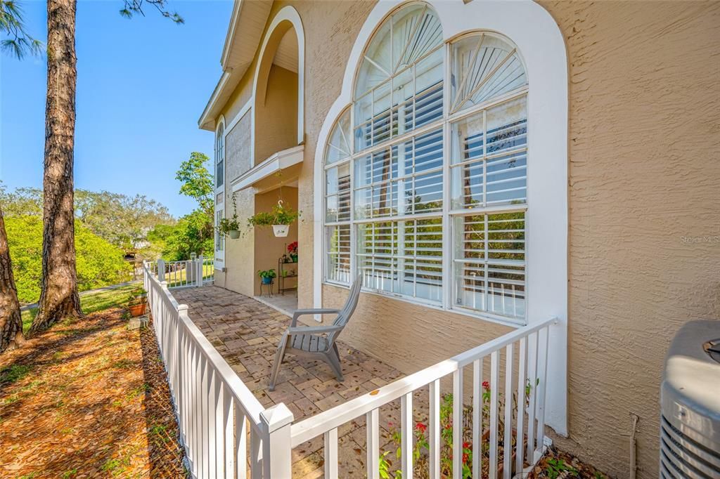 For Sale: $389,000 (4 beds, 2 baths, 1928 Square Feet)