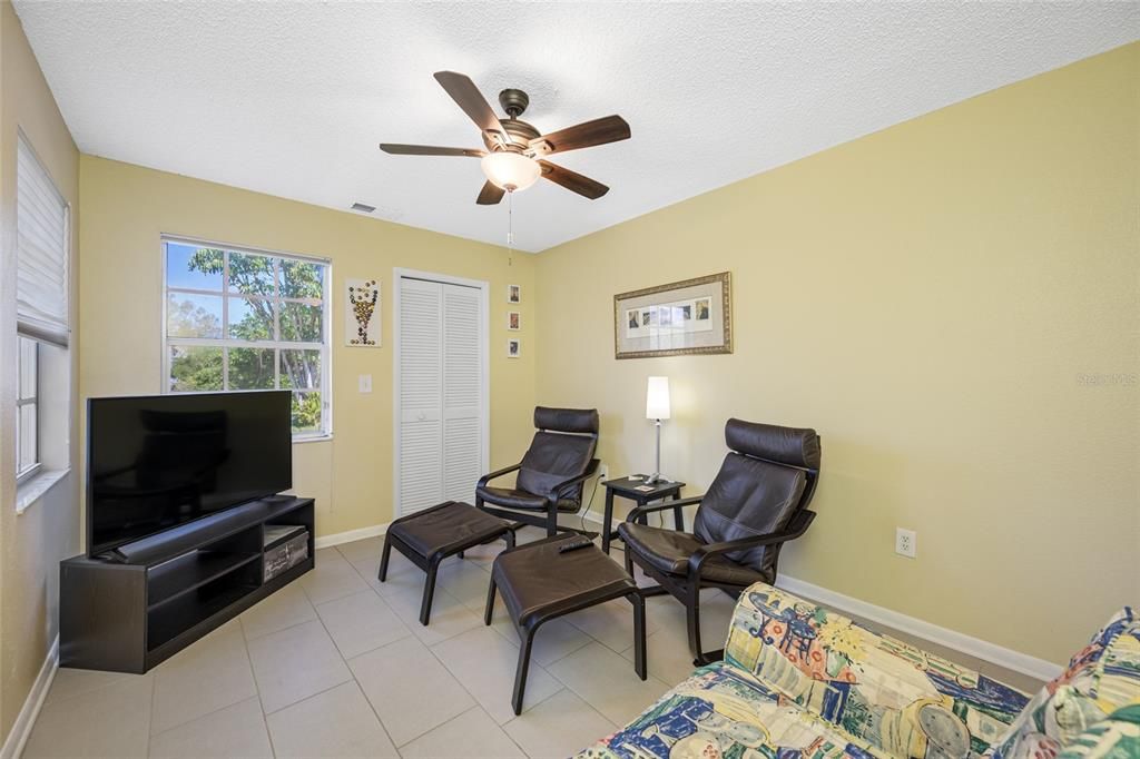 For Sale: $389,000 (4 beds, 2 baths, 1928 Square Feet)