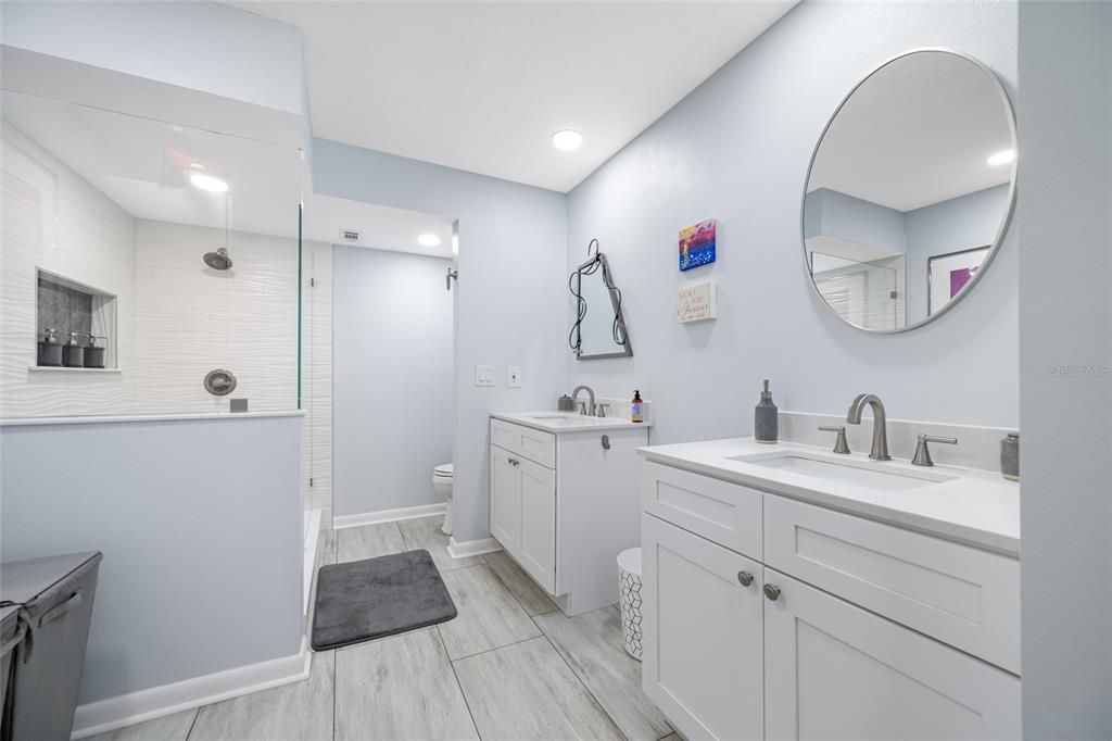 For Sale: $389,000 (4 beds, 2 baths, 1928 Square Feet)