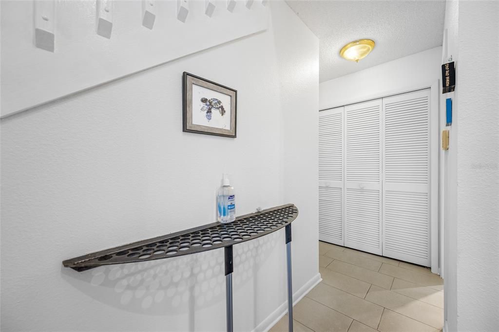 For Sale: $389,000 (4 beds, 2 baths, 1928 Square Feet)