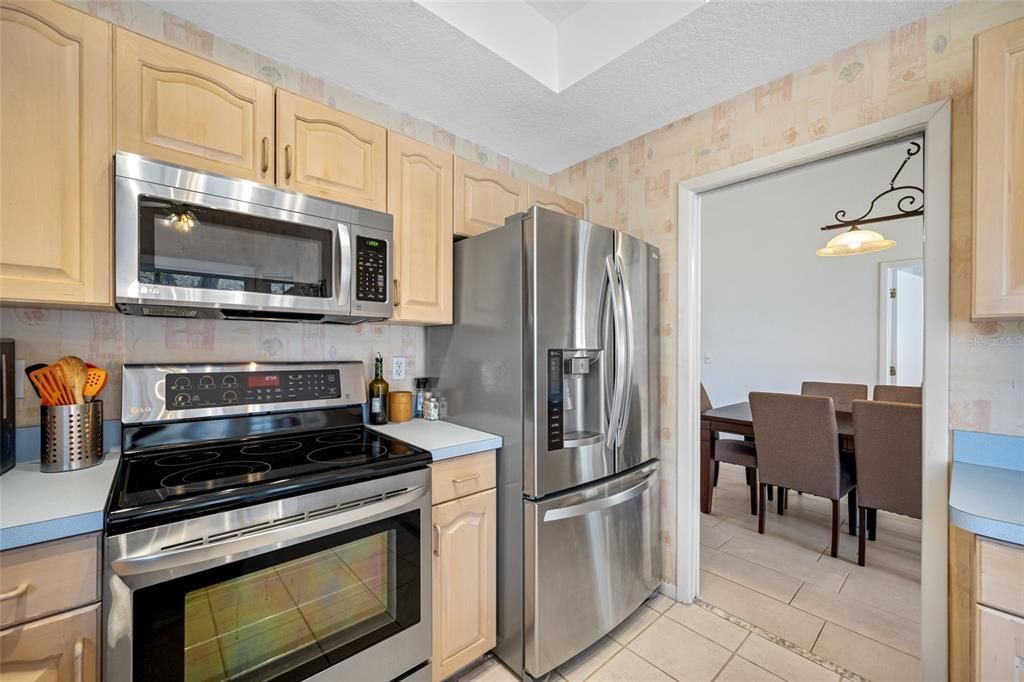 For Sale: $389,000 (4 beds, 2 baths, 1928 Square Feet)