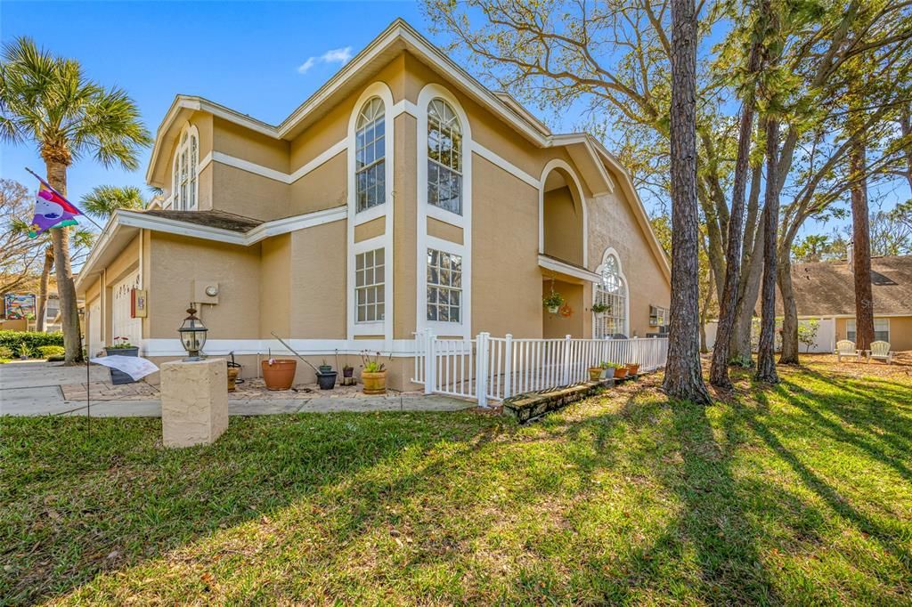 For Sale: $389,000 (4 beds, 2 baths, 1928 Square Feet)