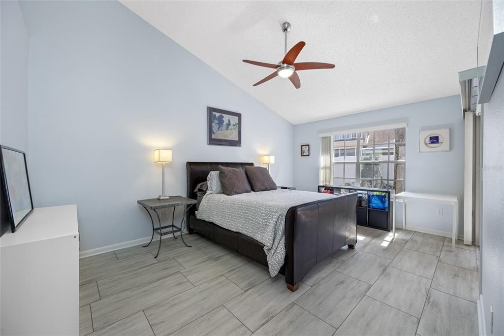 For Sale: $389,000 (4 beds, 2 baths, 1928 Square Feet)