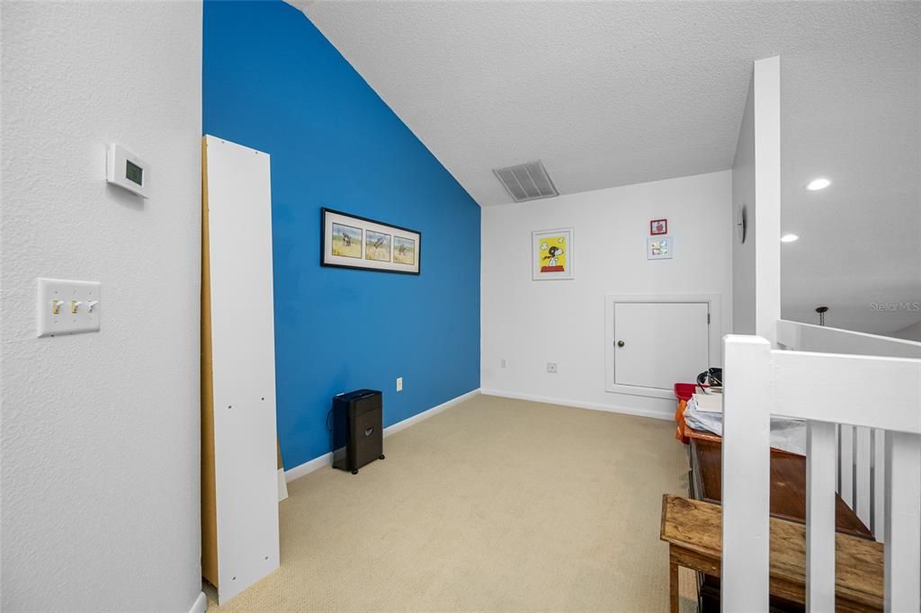 For Sale: $389,000 (4 beds, 2 baths, 1928 Square Feet)