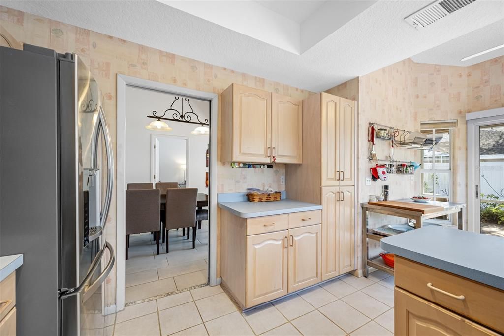 For Sale: $389,000 (4 beds, 2 baths, 1928 Square Feet)