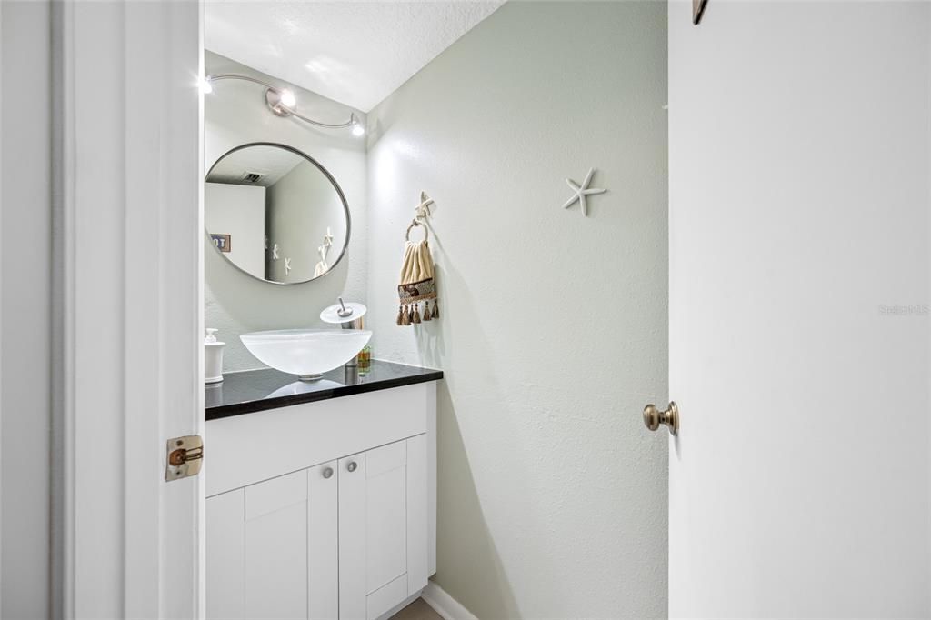 For Sale: $389,000 (4 beds, 2 baths, 1928 Square Feet)