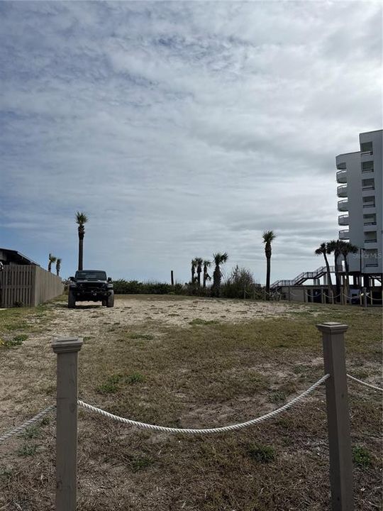 Vendido Recientemente: $1,000,000 (0.38 acres)