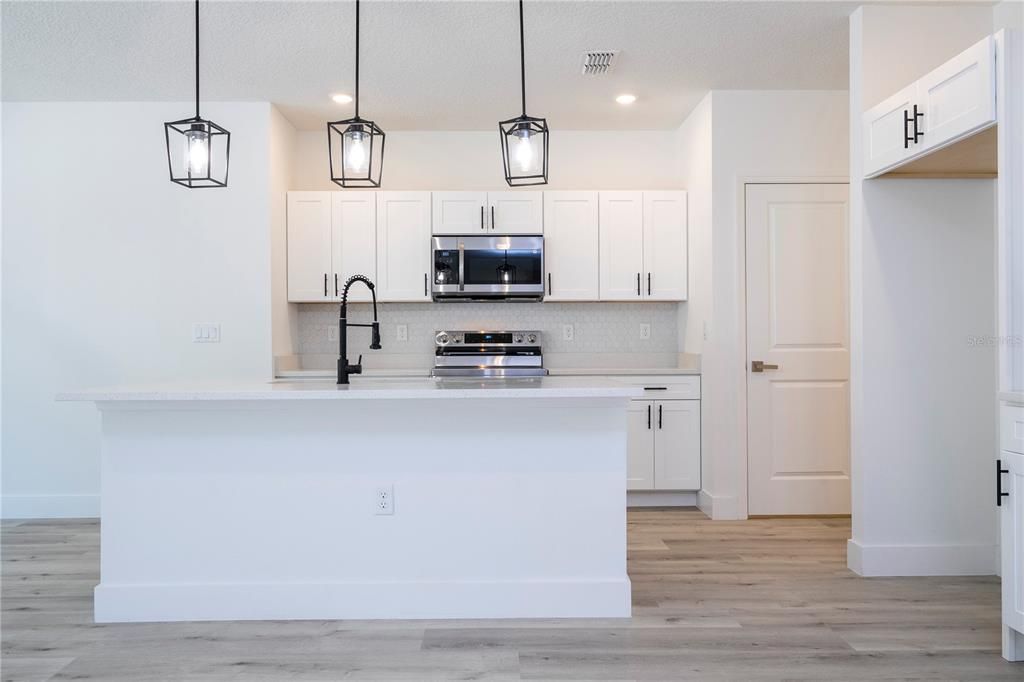 For Sale: $539,000 (4 beds, 2 baths, 1861 Square Feet)