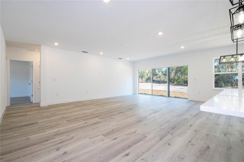 For Sale: $539,000 (4 beds, 2 baths, 1861 Square Feet)