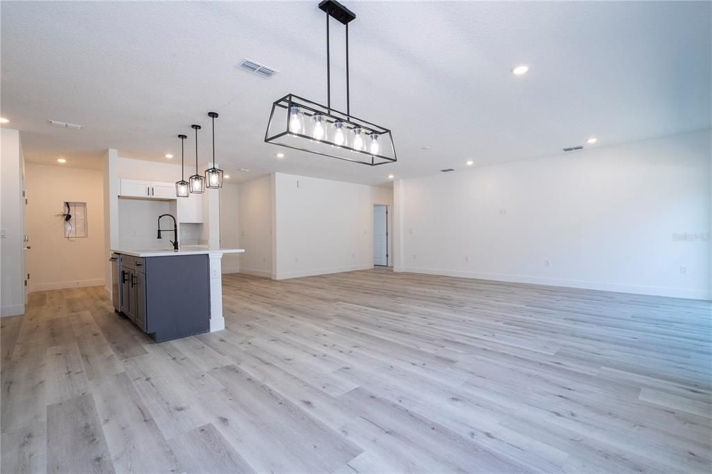 For Sale: $539,000 (4 beds, 2 baths, 1861 Square Feet)