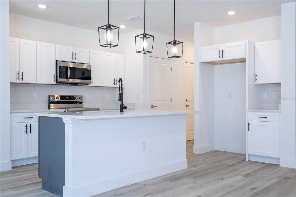 For Sale: $539,000 (4 beds, 2 baths, 1861 Square Feet)