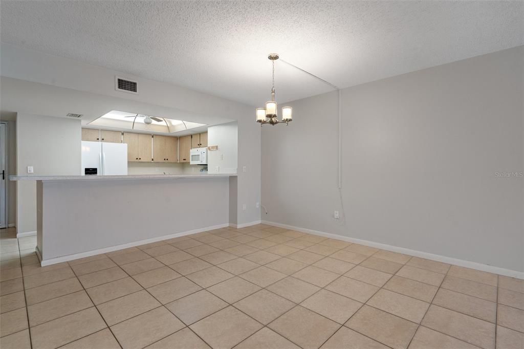 For Sale: $165,000 (2 beds, 2 baths, 1563 Square Feet)
