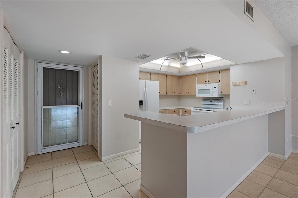 For Sale: $165,000 (2 beds, 2 baths, 1563 Square Feet)