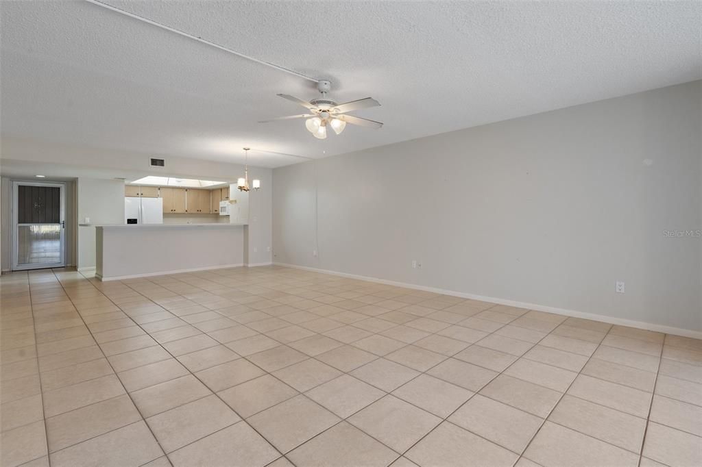 For Sale: $165,000 (2 beds, 2 baths, 1563 Square Feet)