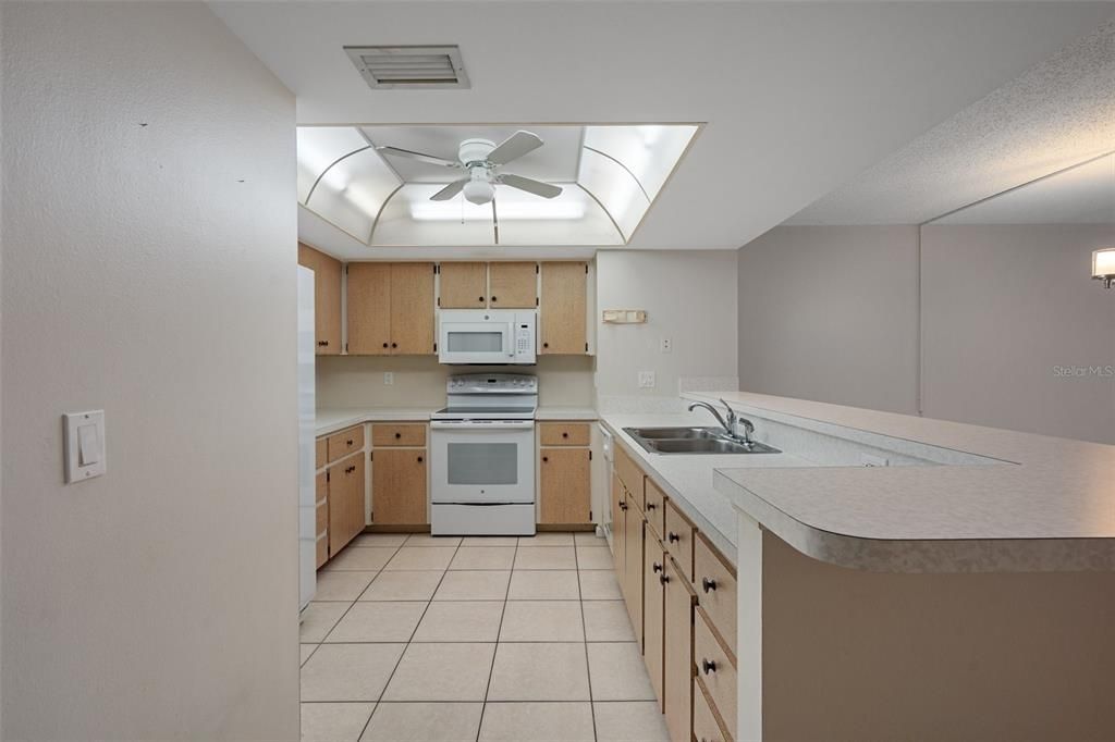 For Sale: $165,000 (2 beds, 2 baths, 1563 Square Feet)