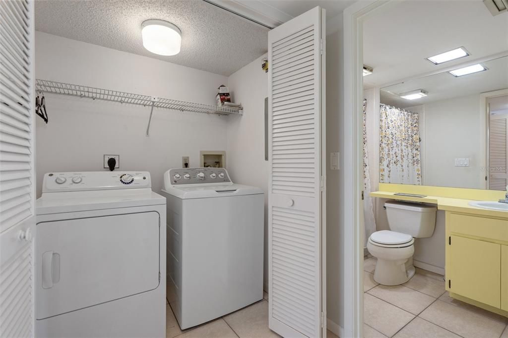 For Sale: $165,000 (2 beds, 2 baths, 1563 Square Feet)