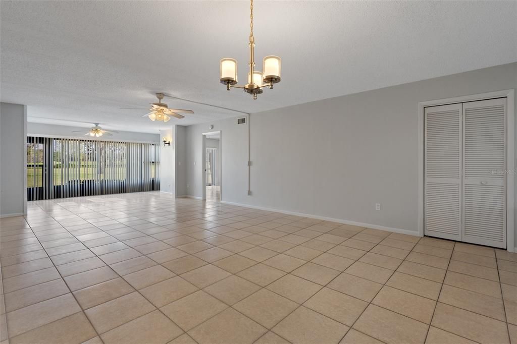 For Sale: $165,000 (2 beds, 2 baths, 1563 Square Feet)