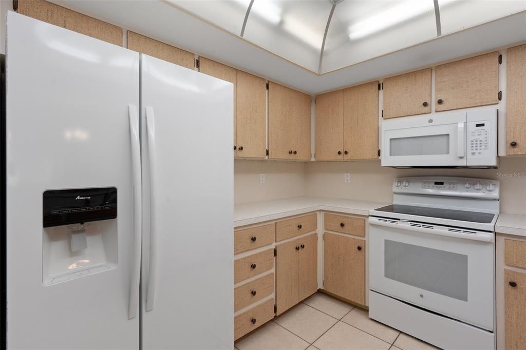 For Sale: $165,000 (2 beds, 2 baths, 1563 Square Feet)