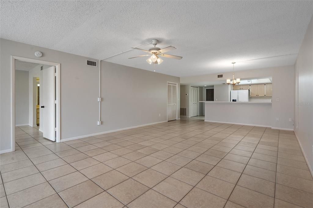 For Sale: $165,000 (2 beds, 2 baths, 1563 Square Feet)