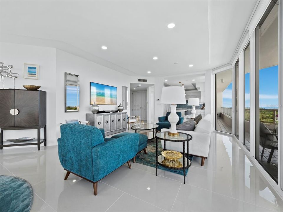 Activo con contrato: $1,845,000 (3 camas, 3 baños, 2250 Pies cuadrados)