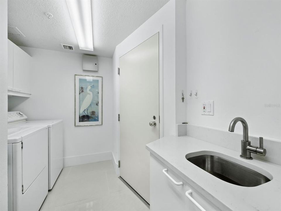 Activo con contrato: $1,845,000 (3 camas, 3 baños, 2250 Pies cuadrados)