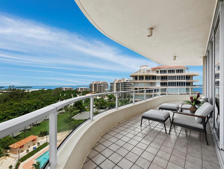 Activo con contrato: $1,845,000 (3 camas, 3 baños, 2250 Pies cuadrados)