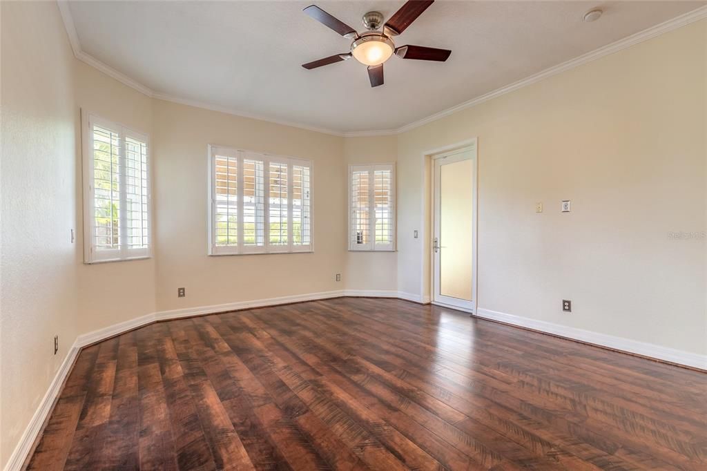 En Venta: $1,099,999 (5 camas, 4 baños, 3704 Pies cuadrados)