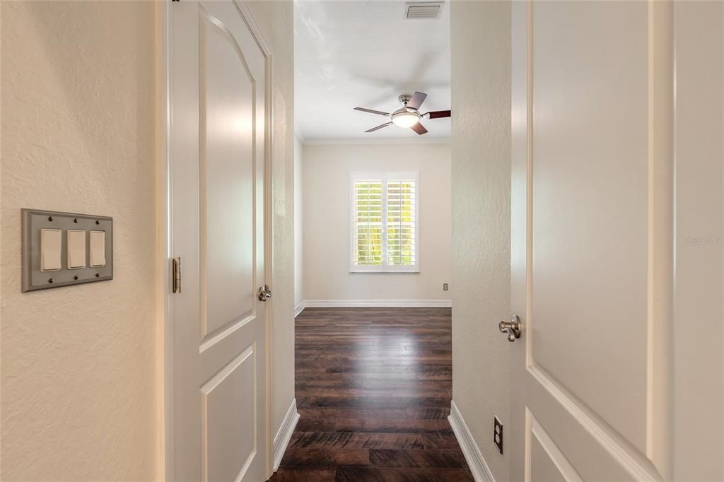 En Venta: $1,099,999 (5 camas, 4 baños, 3704 Pies cuadrados)