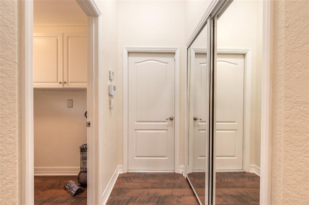 En Venta: $1,099,999 (5 camas, 4 baños, 3704 Pies cuadrados)