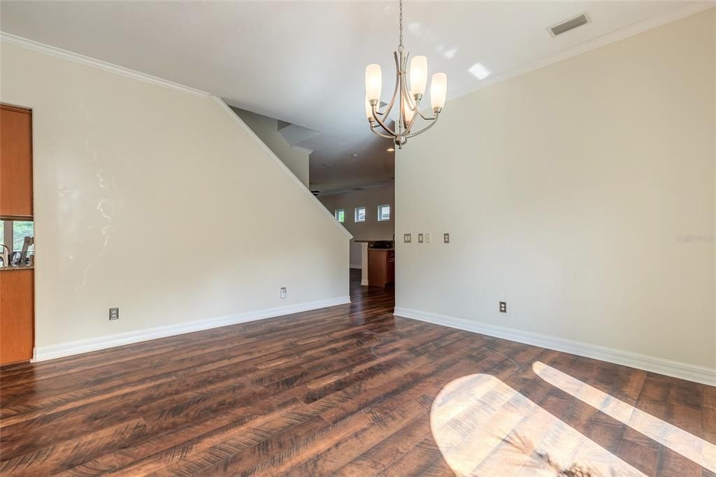 En Venta: $1,099,999 (5 camas, 4 baños, 3704 Pies cuadrados)