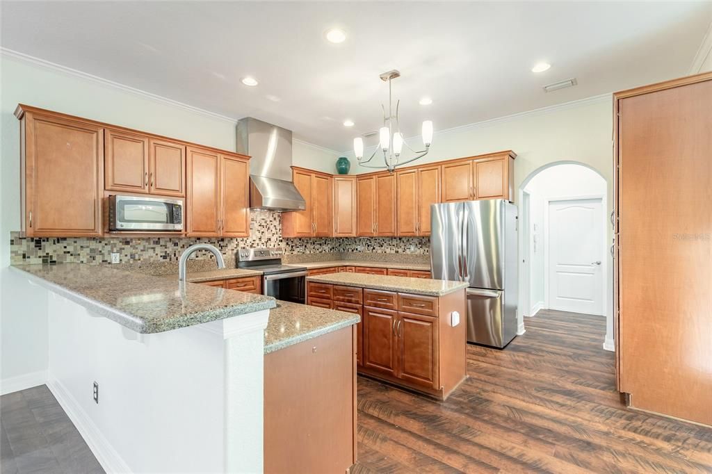 En Venta: $1,099,999 (5 camas, 4 baños, 3704 Pies cuadrados)