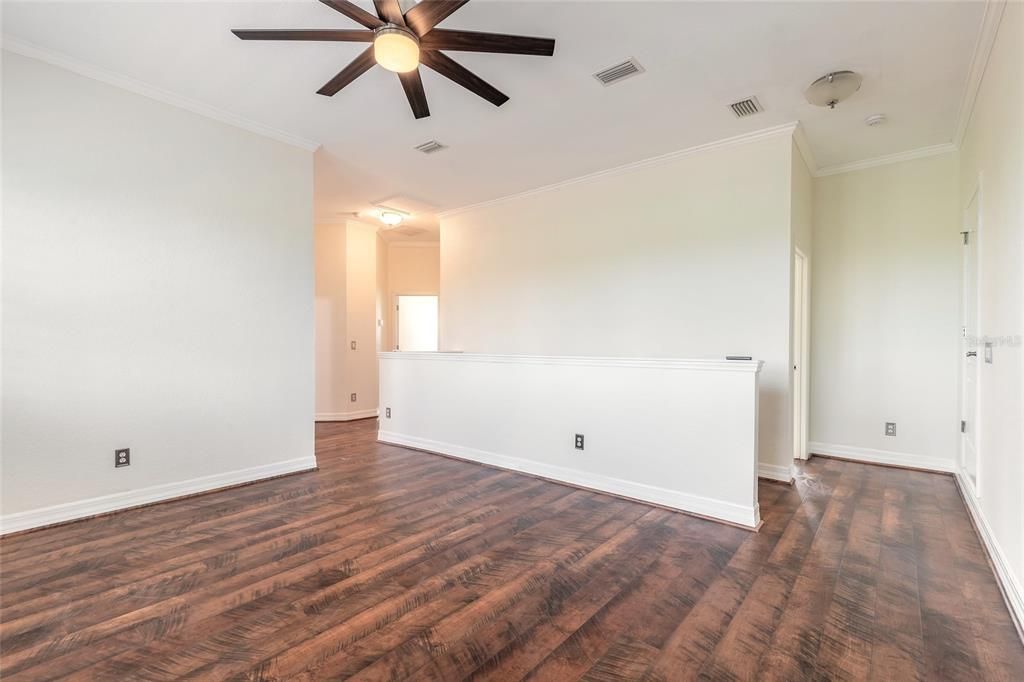 En Venta: $1,099,999 (5 camas, 4 baños, 3704 Pies cuadrados)