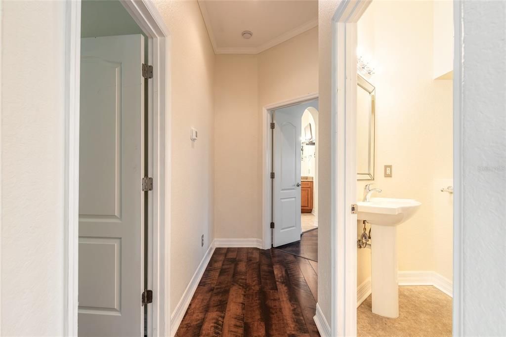 En Venta: $1,099,999 (5 camas, 4 baños, 3704 Pies cuadrados)