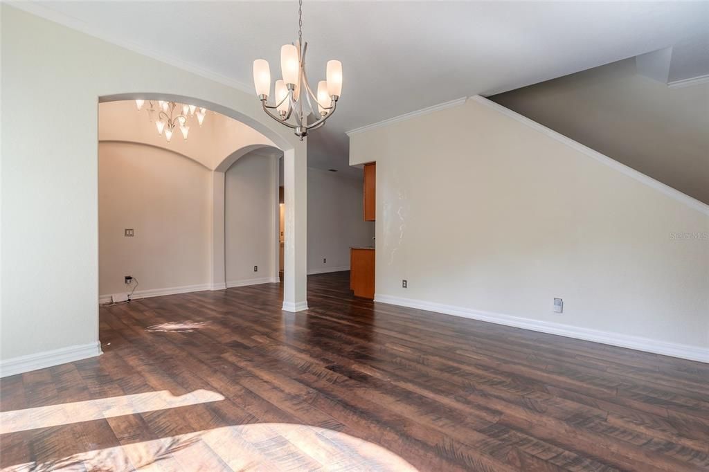 En Venta: $1,099,999 (5 camas, 4 baños, 3704 Pies cuadrados)