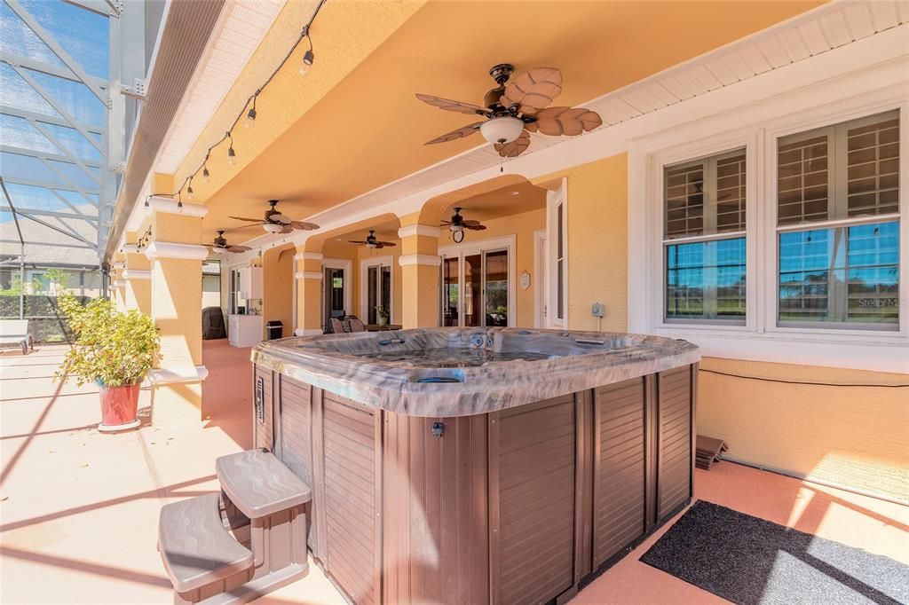 En Venta: $1,099,999 (5 camas, 4 baños, 3704 Pies cuadrados)