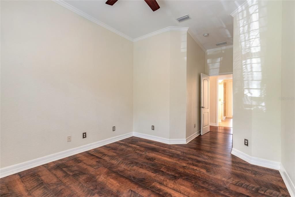 En Venta: $1,099,999 (5 camas, 4 baños, 3704 Pies cuadrados)