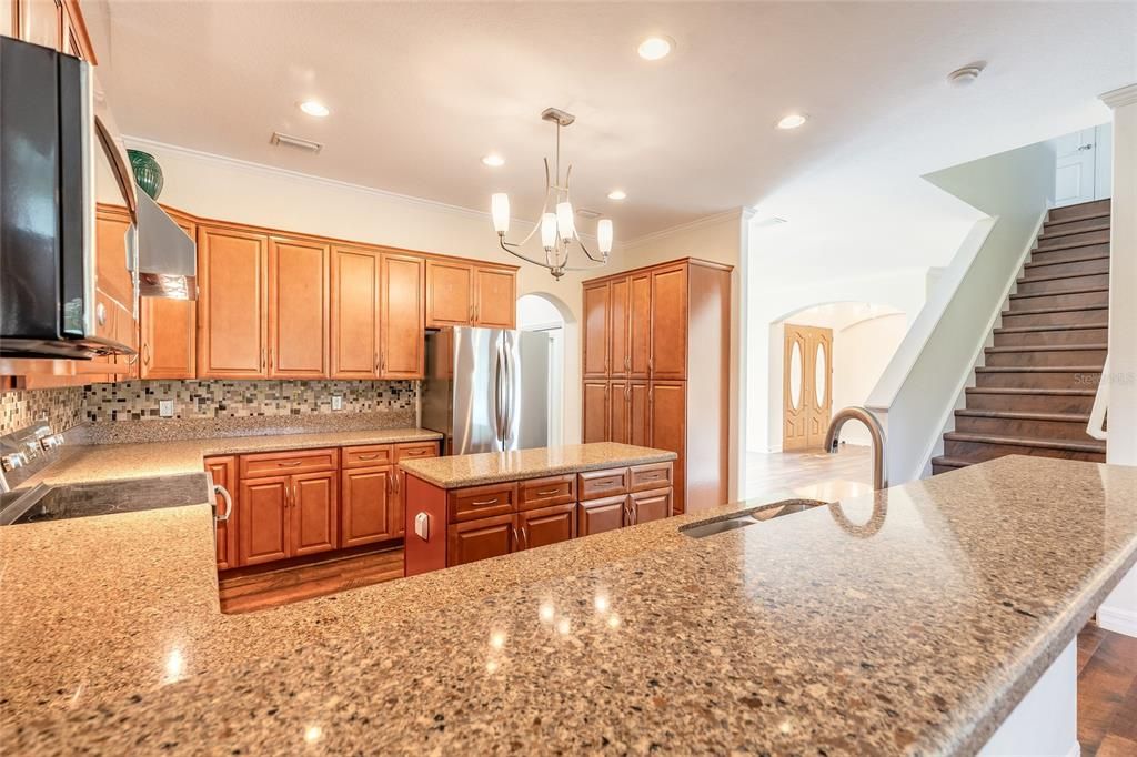 En Venta: $1,099,999 (5 camas, 4 baños, 3704 Pies cuadrados)