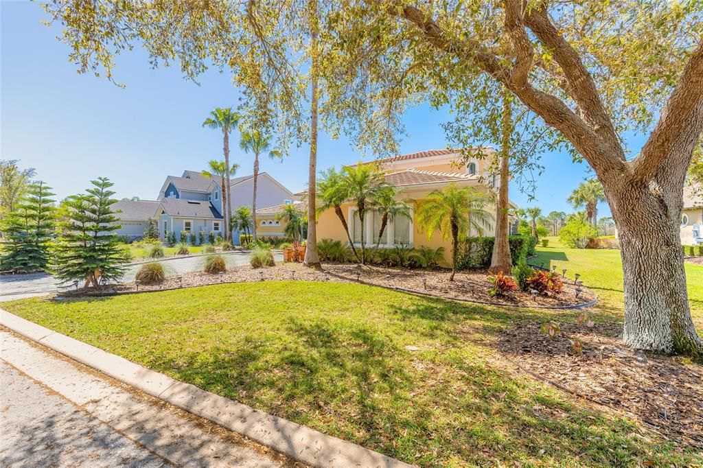 En Venta: $1,099,999 (5 camas, 4 baños, 3704 Pies cuadrados)