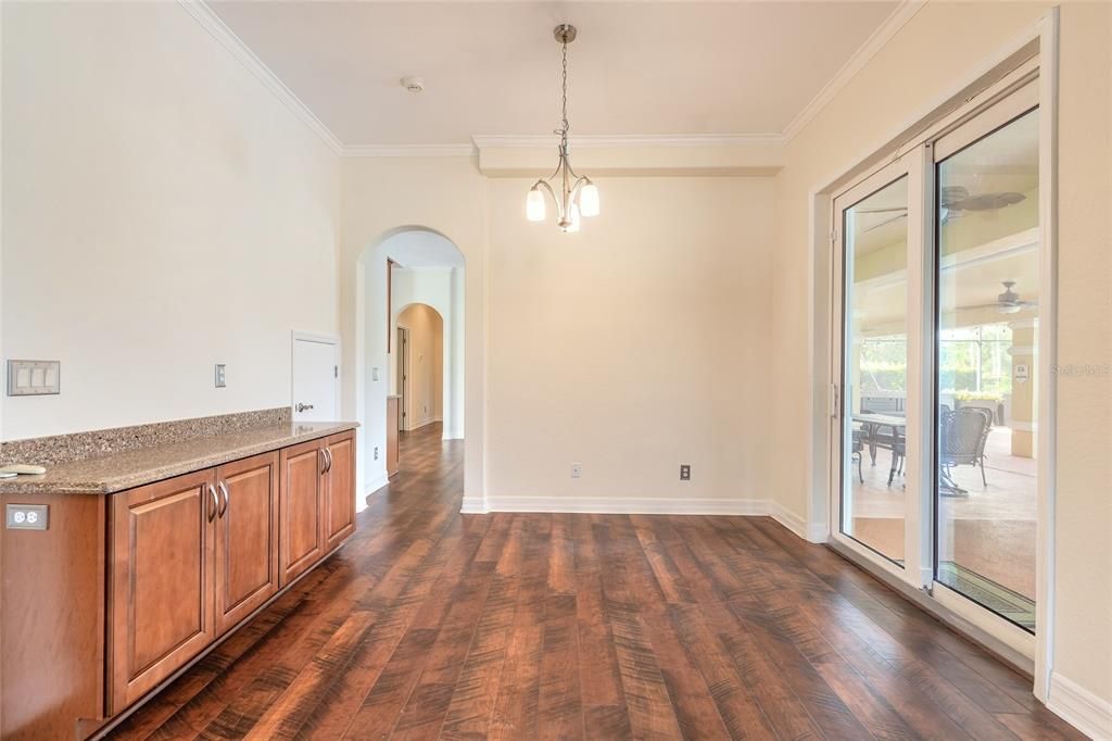 En Venta: $1,099,999 (5 camas, 4 baños, 3704 Pies cuadrados)