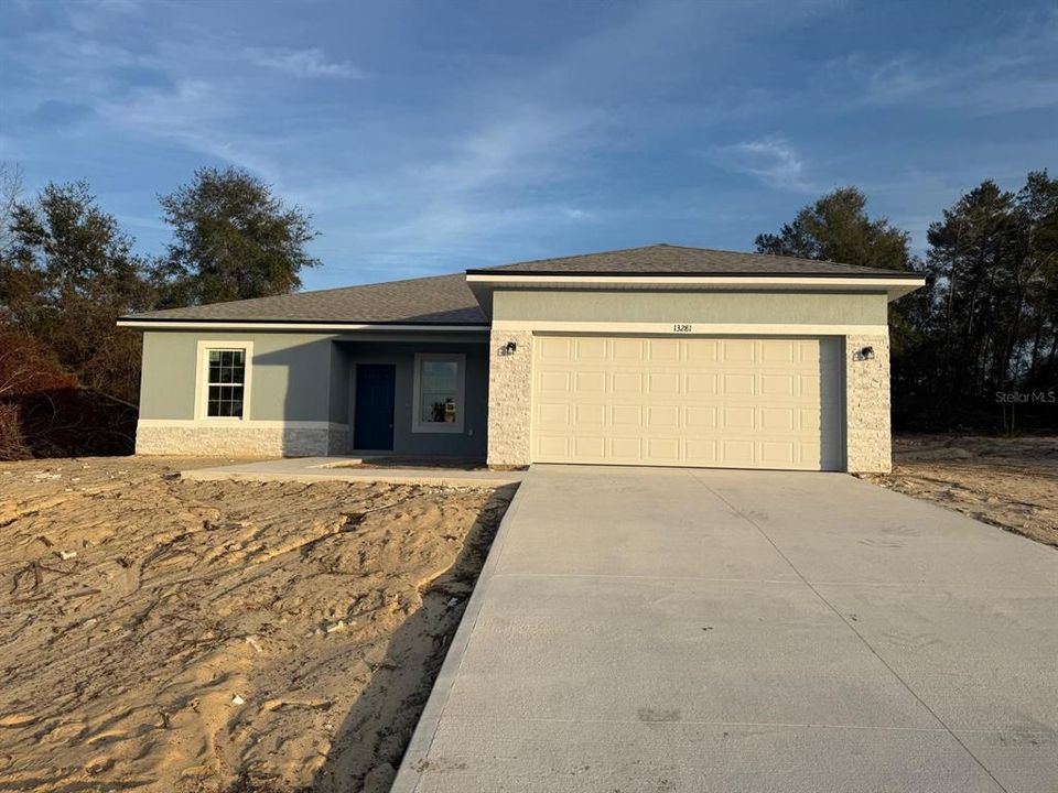 Recently Sold: $310,000 (4 beds, 2 baths, 1730 Square Feet)