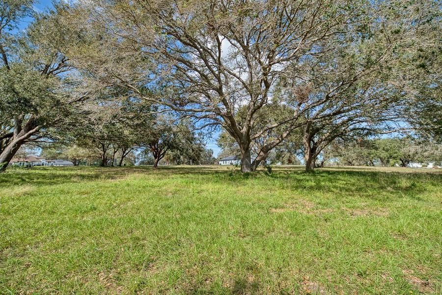 待售: $222,900 (0.87 acres)