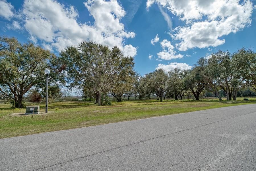 待售: $222,900 (0.87 acres)