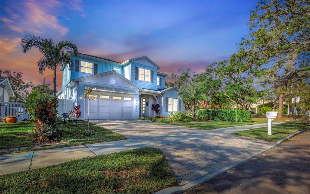 Recently Sold: $1,800,000 (4 beds, 3 baths, 2680 Square Feet)