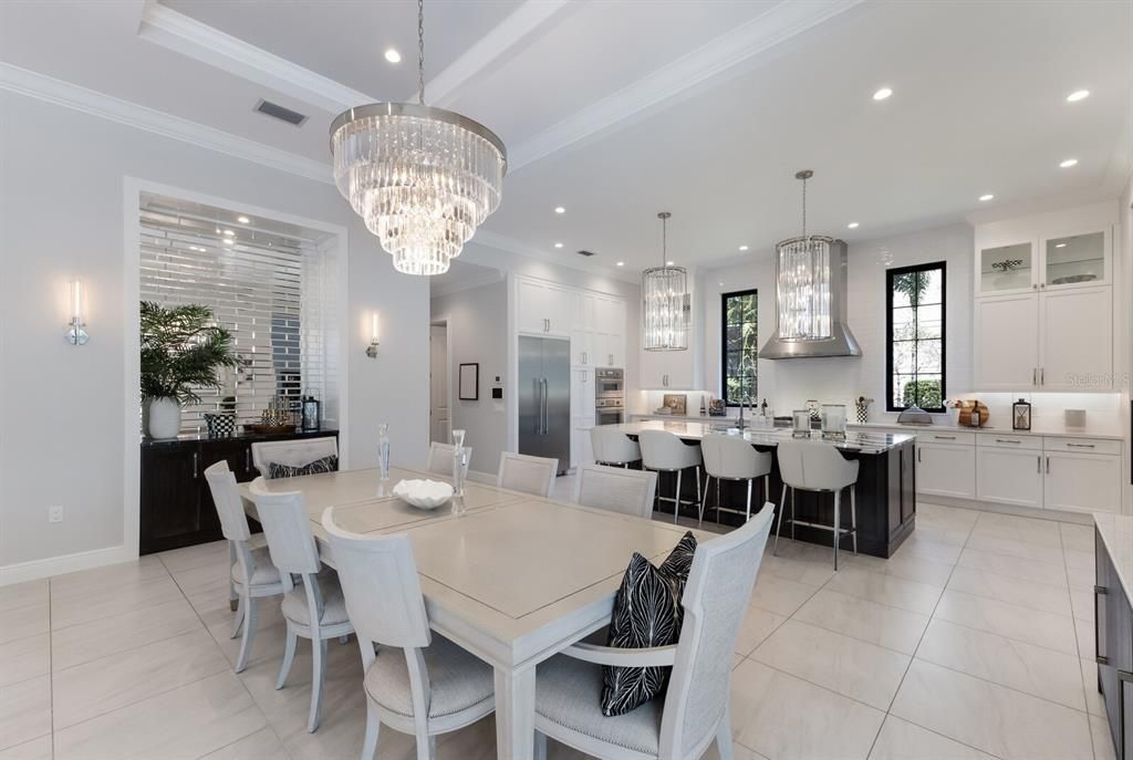 合同活跃: $2,500,000 (3 贝兹, 3 浴室, 3346 平方英尺)