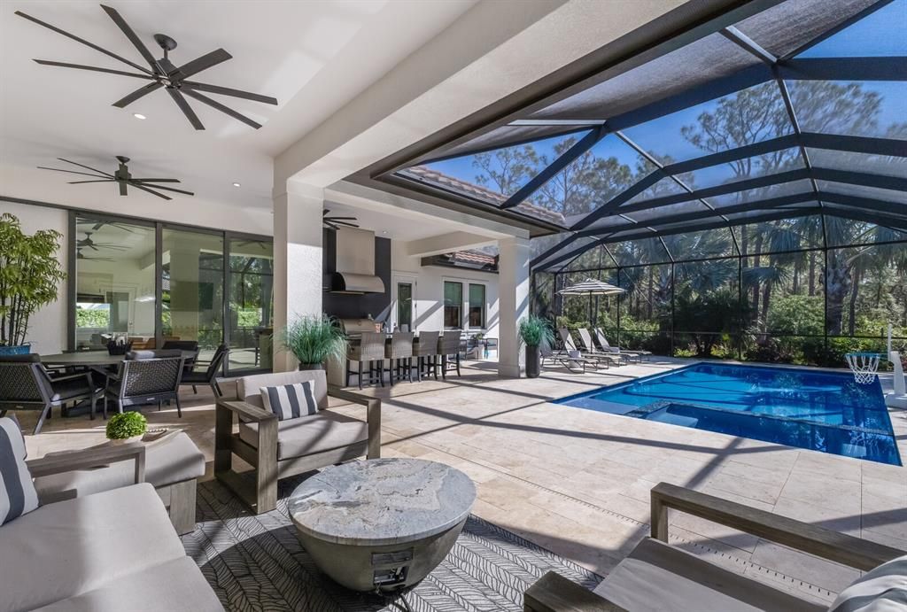 合同活跃: $2,500,000 (3 贝兹, 3 浴室, 3346 平方英尺)