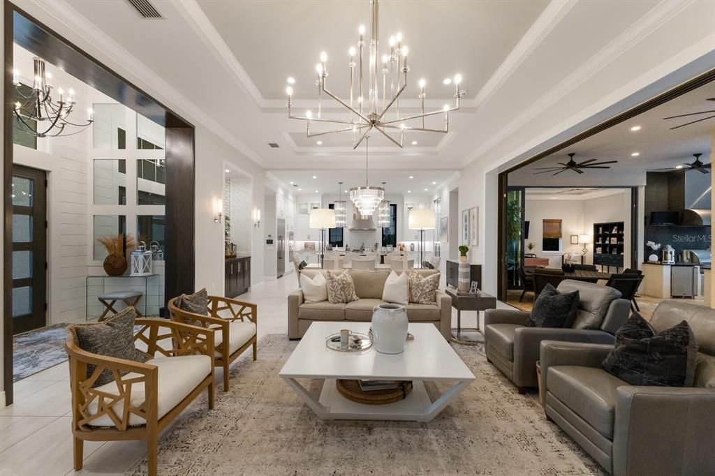 合同活跃: $2,500,000 (3 贝兹, 3 浴室, 3346 平方英尺)